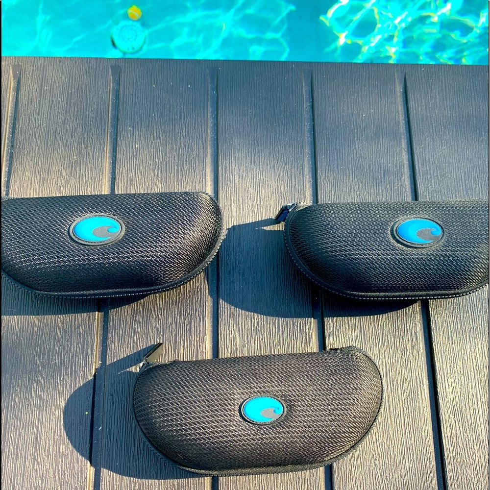 Costa Del Mar hard carrying case.